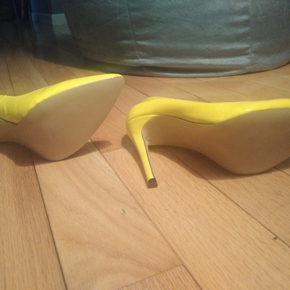 Shoes - Picture 2 of 3